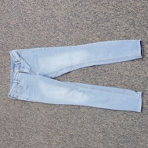 Old Navy Built in warm light blue jeans